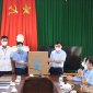 Đồng chí Nguyễn Văn Thi – Phó Chủ tịch Thường trực UBND tỉnh  kiểm tra công tác phòng, chống dịch COVID-19 tại xã Lĩnh Toại.